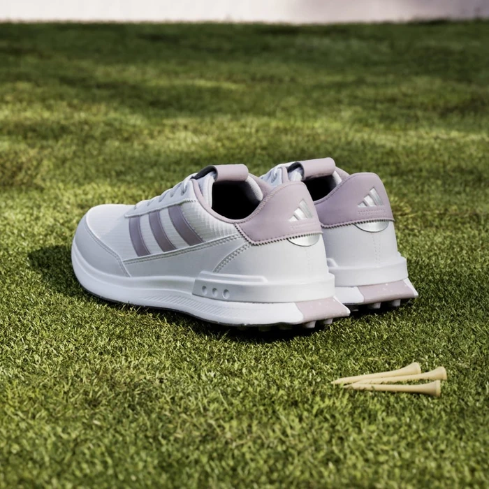 adidas Women's S2G Spikeless 24 dash grey/preloved fig/silver metallic (Damen)