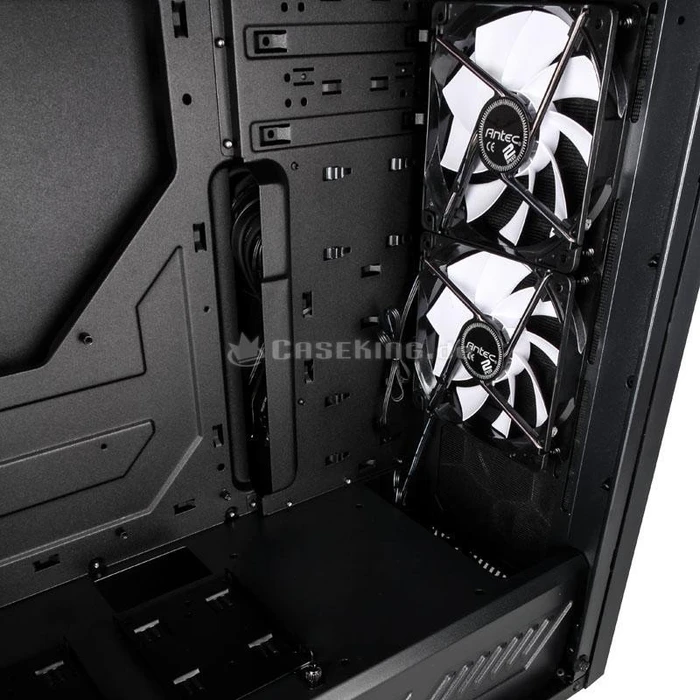 Antec P8, schwarz, Glasfenster