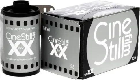 Cinestill BWXX ISO 200/25° - 800/30° 135