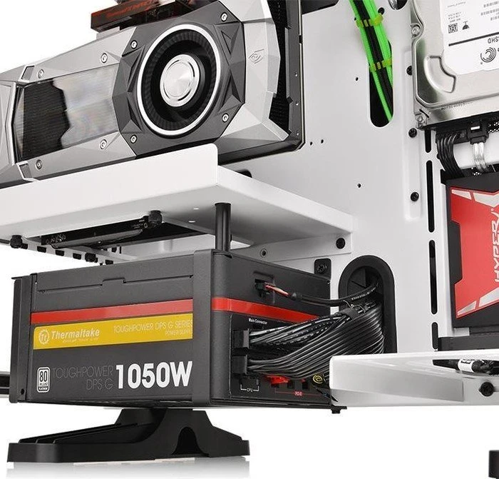 Thermaltake Core P3 Snow Edition weiß, Acrylfenster