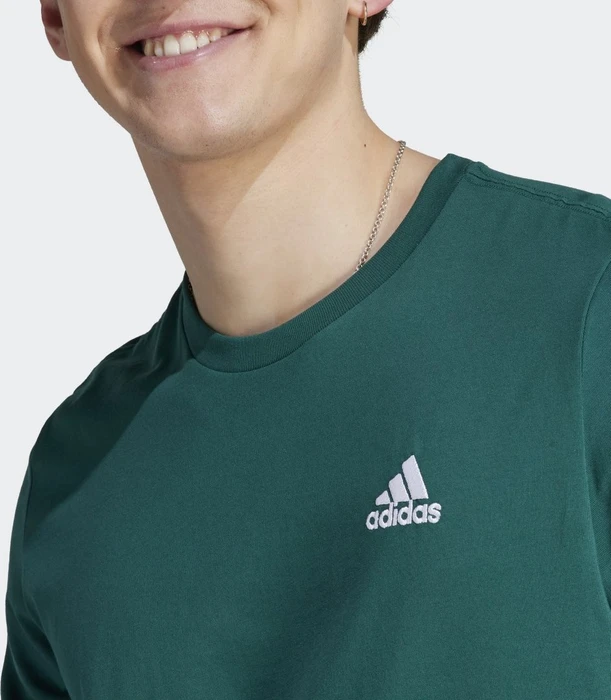 adidas Essentials Single Jersey Embroidered Small Logo T-Shirt kurzarm collegiate green (Herren)
