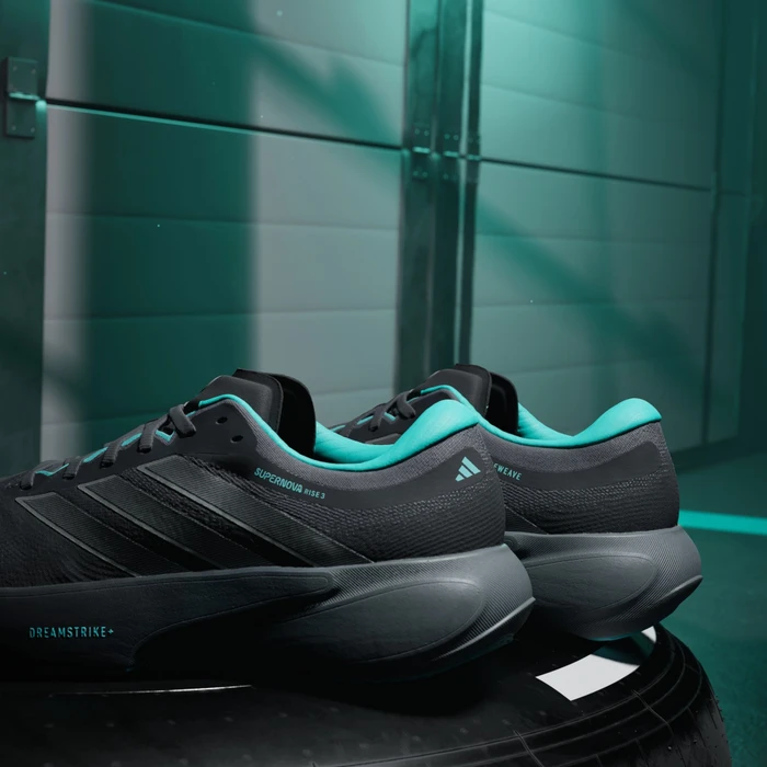 adidas Supernova Rise 3 Mercedes AMG Petronas F1 Team core black/silver metallic/semi mint rush (Herren)