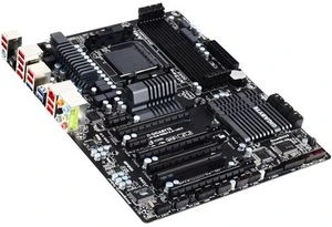 GIGABYTE GA-990FXA-UD3 (AMD AM3+)