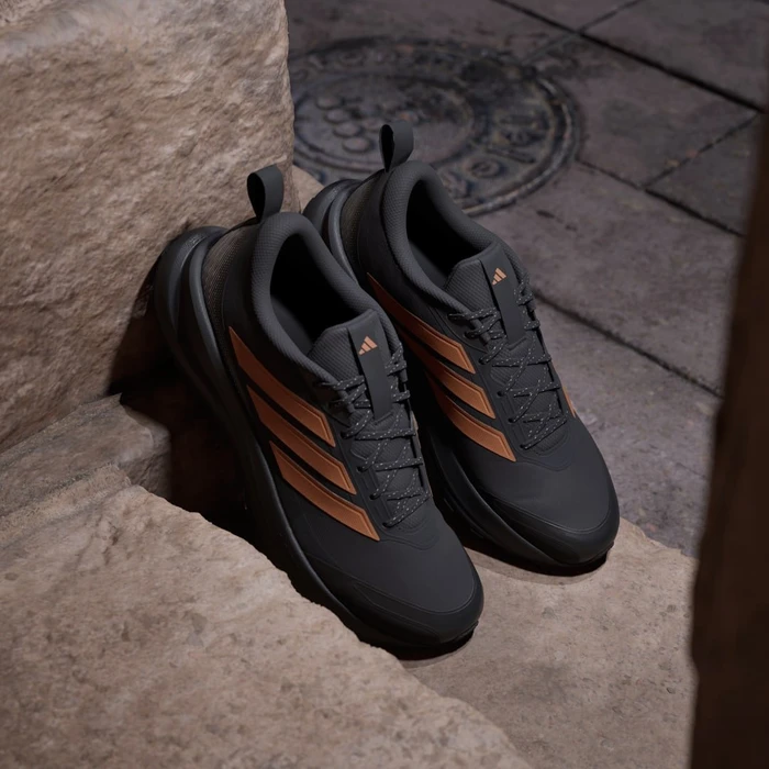 adidas Runfalcon 6 ATR core black/thermal gold met./cloud white (Herren)