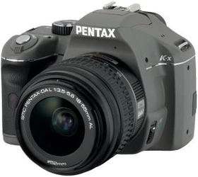 Pentax K-x olivgrün mit Objektiv smc DA L 18-55mm 3.5-5.6 AL