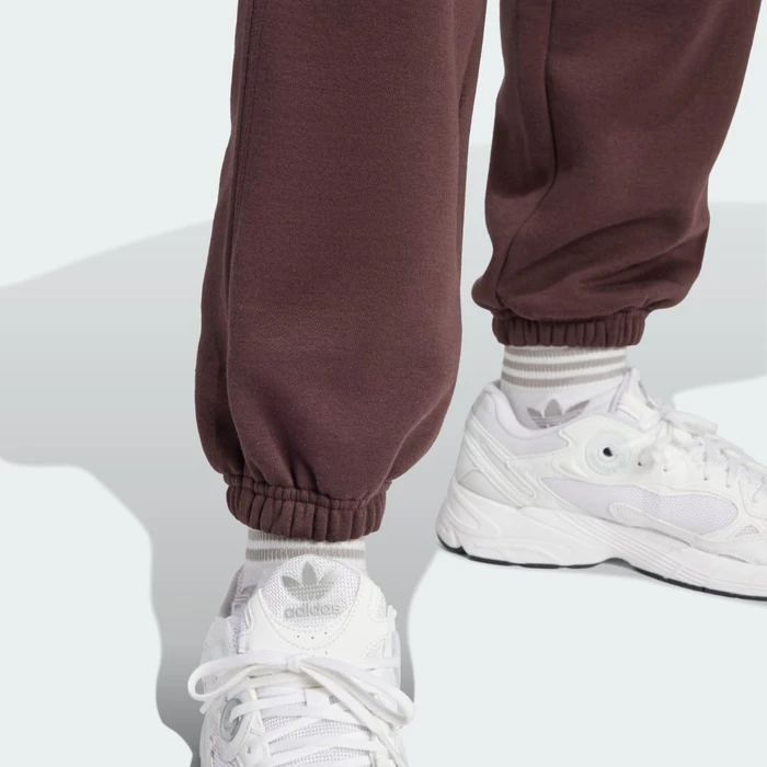 adidas Essentials Loose Trainingshose lang shadow brown (Damen)