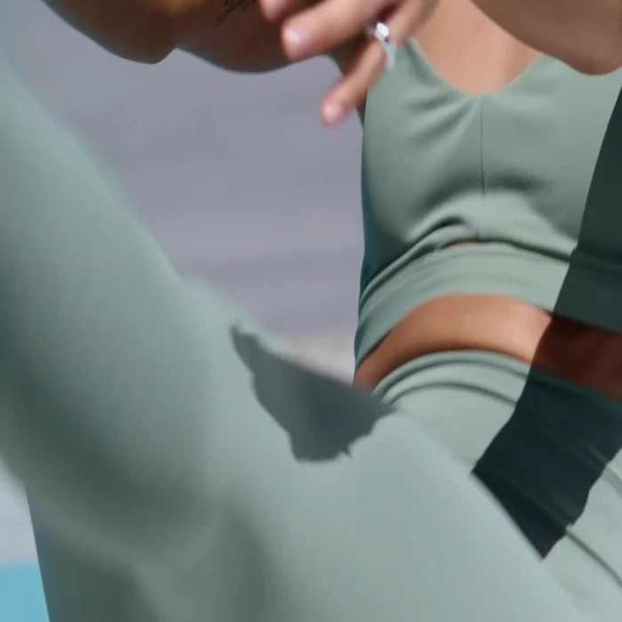 adidas Yoga Studio Luxe Light-Support Sport-BH silver green (Damen)