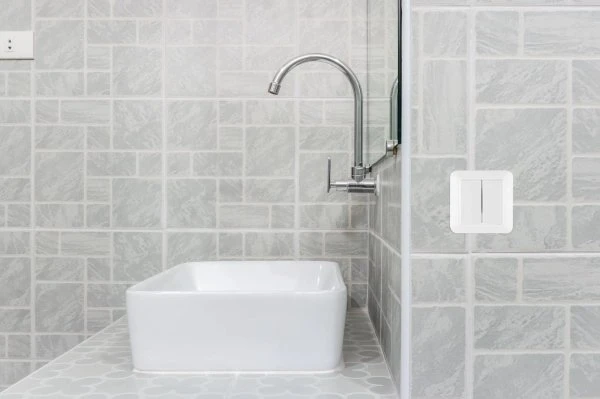 REV Ritter AquaKombi Rahmen 1-fach IP44, weiß