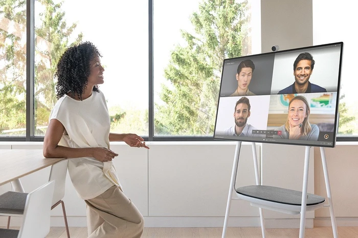 Microsoft Surface Hub 2S (50 Zoll)