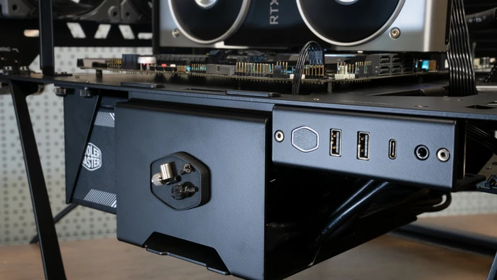 Cooler Master MasterFrame 700, Glasfenster