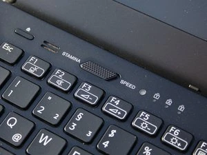 Sony Vaio VPC-SA2Z9E/B, Core i7-2620M, 8GB RAM, 256GB SSD, Radeon HD 6630M, UMTS, DE