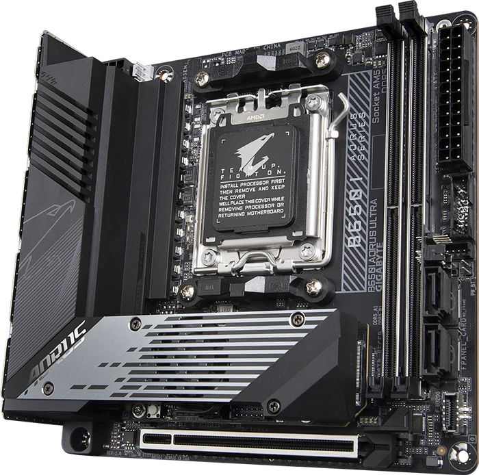 GIGABYTE B650I AORUS Ultra (AMD AM5)