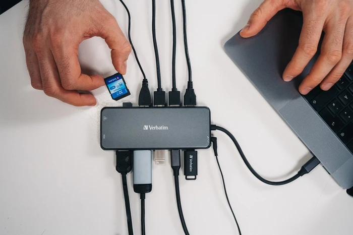 Verbatim USB-C Pro Multiport Hub CMH-14, USB-C 3.0 [Stecker]
