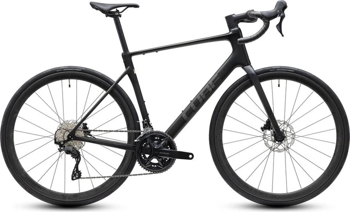 Cube Attain C:62 Race carbon'n'coalchrome Modell 2027