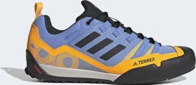 adidas Terrex Swift Solo impact blue fusion/core black/solar gold