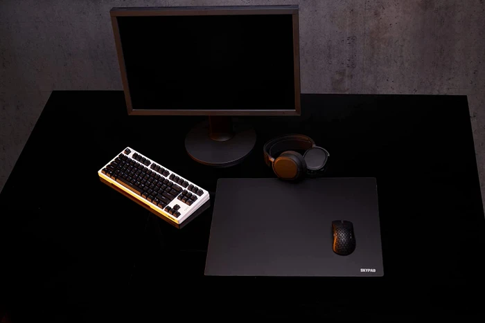 SkyPAD Glass 3.0 XL Gaming-Mauspad aus gehärtetem Glas, 500x400mm, Text Logo, schwarz