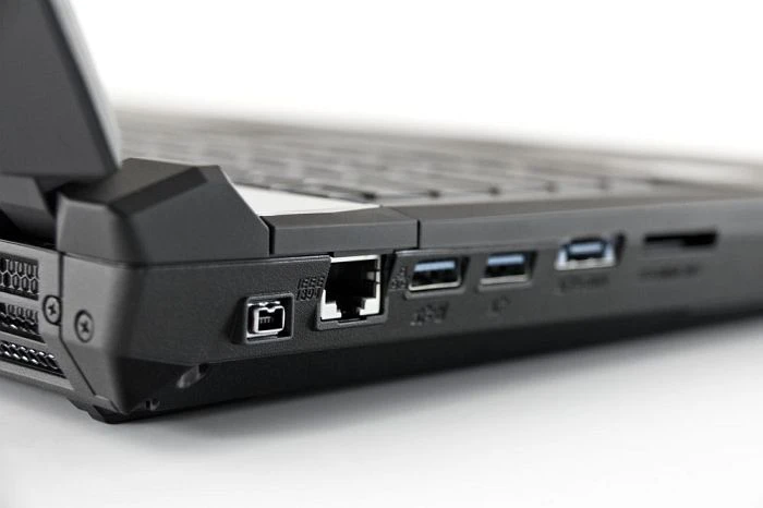 Schenker XMG P704-8EV Pro, Core i7-4810MQ, 8GB RAM, 256GB SSD, 1TB HDD, GeForce GTX 970M, DE