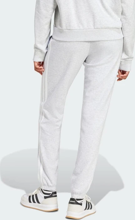 adidas Essentials 3-Streifen French Terry Cuffed Trainingshose lang light grey heather/white (Damen)