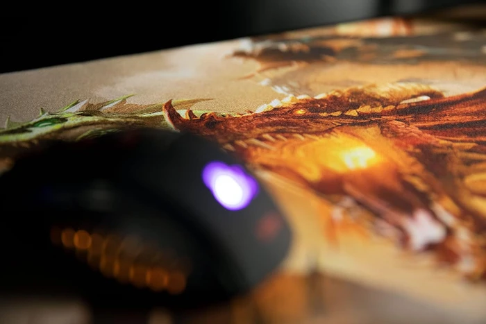 Konix Dungeons & Dragons XXL The Rise of Tiamat Mouse Pad, 900x465mm, Motiv schwarz/braun