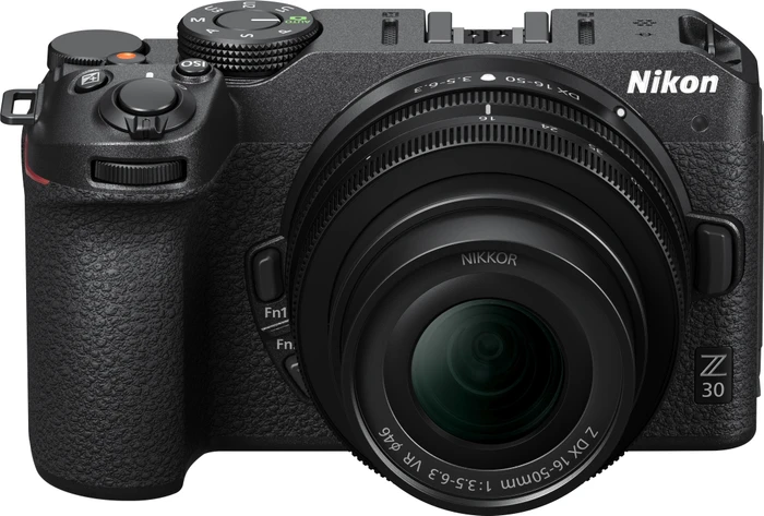 Nikon Z 30 mit Objektiv Z DX 16-50mm 3.5-6.3 VR