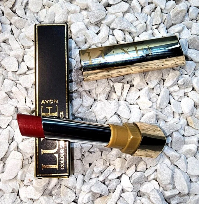 Essence Stay 8h Waterproof Lipliner 04 naive, 0.28g