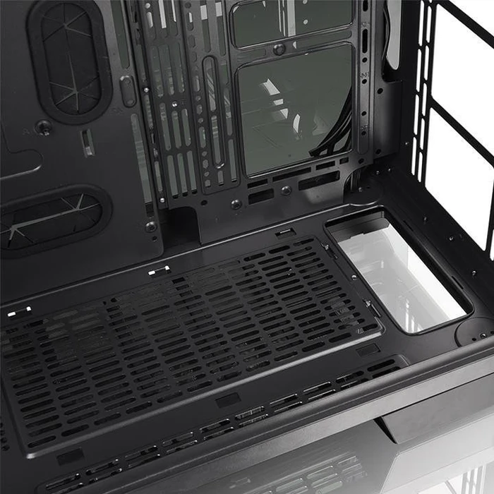 Thermaltake View 71 TG, Glasfenster