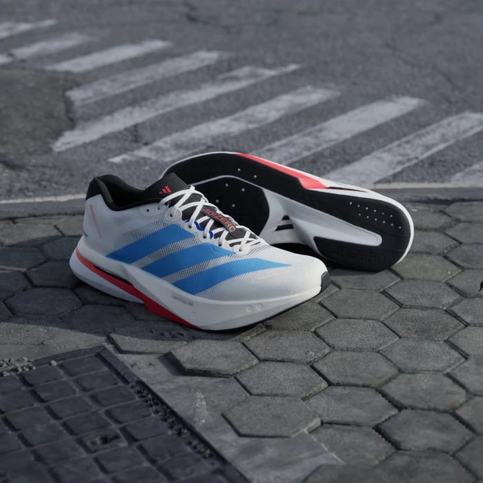 adidas Adizero Boston 13 off white/light blue/gold metallic (Herren)