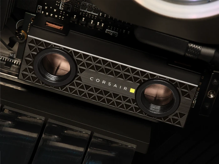 Corsair Force Series MP700 PRO Hydro X 2TB, M.2 2280 / M-Key / PCIe 5.0 x4, Kühlkörper