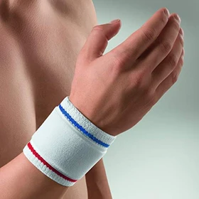 Bort Medical ActiveColor Handgelenkbandage Größe M weiß, 1 Stück