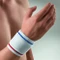 Bort Medical ActiveColor Handgelenkbandage, 1 Stück Vorschaubild