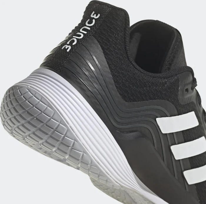 adidas Novaflight Sustainable core black/cloud white