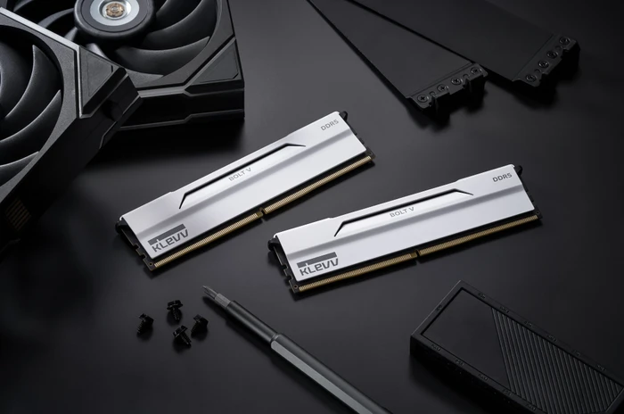 Klevv Bolt V Pure White UDIMM 32GB Kit, DDR5-6000, CL28-36-36-76