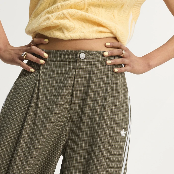 adidas Checks Hose lang olive strata/wonder beige/aurora coffee (Damen)