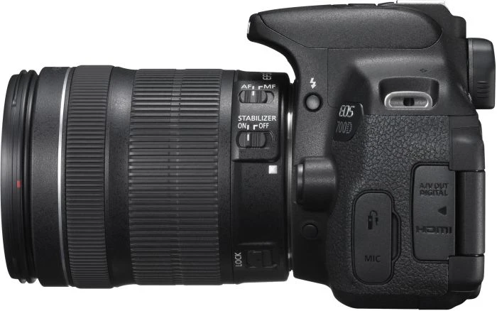 Canon EOS 700D mit Objektiv EF-S 18-135mm 3.5-5.6 IS STM