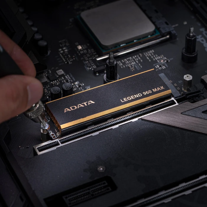 ADATA LEGEND 960 MAX 4TB, M.2 2280 / M-Key / PCIe 4.0 x4, Kühlkörper