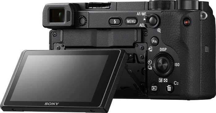 Sony Alpha 6400 A mit Objektiv E 18-135mm 3.5-5.6 OSS
