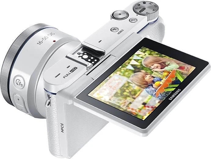 Samsung NX3300 weiß mit Objektiv NX 16-50mm 3.5-5.6 ED PZ OIS i-Function