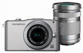 Olympus PEN E-PM1 silber mit Objektiv M.Zuiko digital 14-42mm 3.5-5.6 II und M.Zuiko digital ED 40-150mm 4.0-5.6