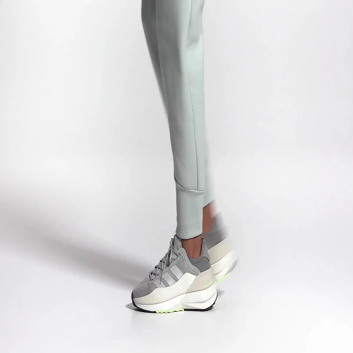 adidas Avryn_X grey two/grey one/green spark (Damen)
