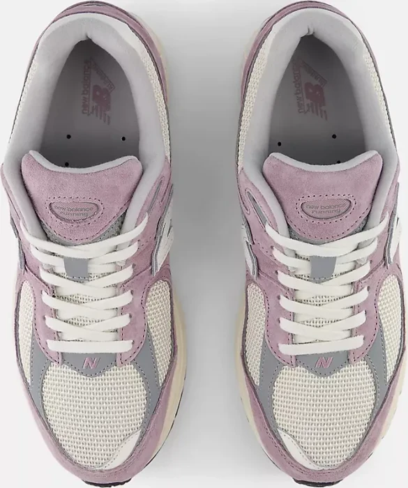 New Balance 2002R ice wine/linen