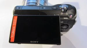 Sony Alpha NEX-3 schwarz mit Objektiv E 18-55mm 3.5-5.6 OSS