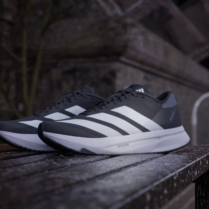 adidas Adizero SL2 core black/cloud white/grey five (Damen)