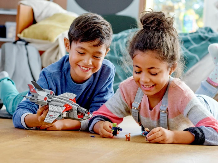 LEGO Marvel Super Heroes Spielset - Captain Marvel und die Skrull-Attacke