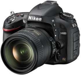 Nikon D600 mit Objektiv Fremdhersteller