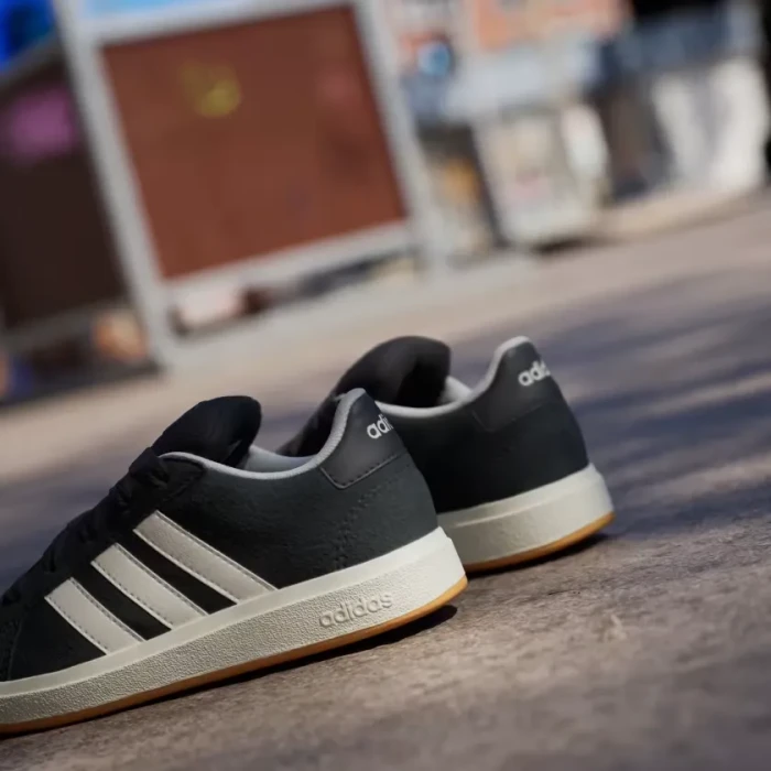 adidas Grand Court 00S core black/off white/gum (Junior)