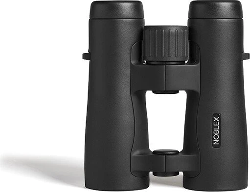 Noblex NF 8x42 vector