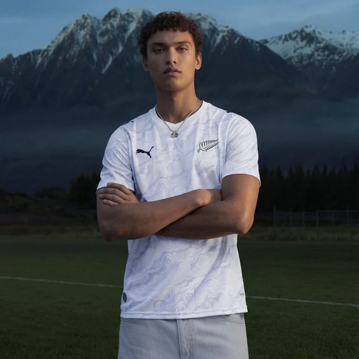 Puma FIFA WM 2026 Neuseeland Auswärtstrikot kurzarm puma white/silver mist (Herren)