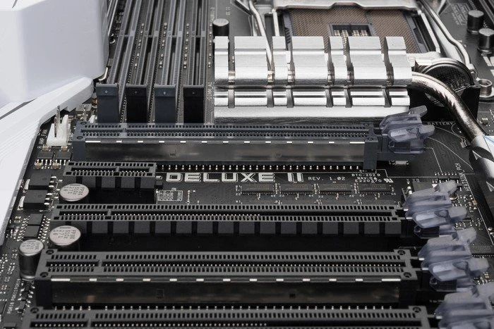 ASUS X99-Deluxe II (Intel 2011-3)