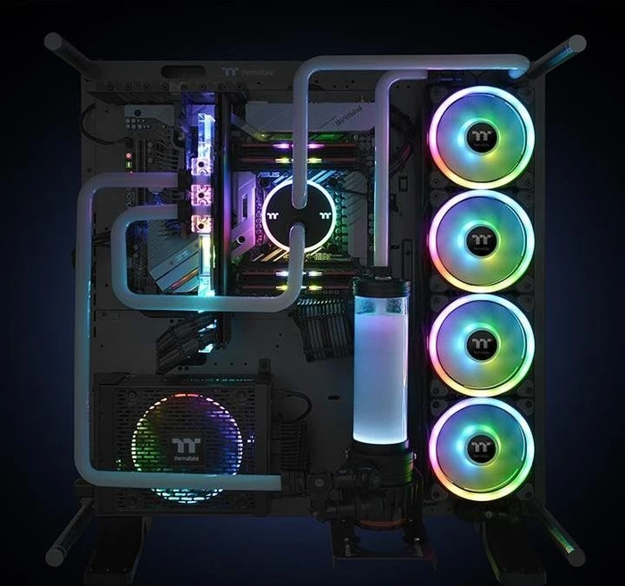 Thermaltake Riing Trio 14 LED RGB Radiator TT Premium Edition, LED-Steuerung, 140mm, 3er-Pack