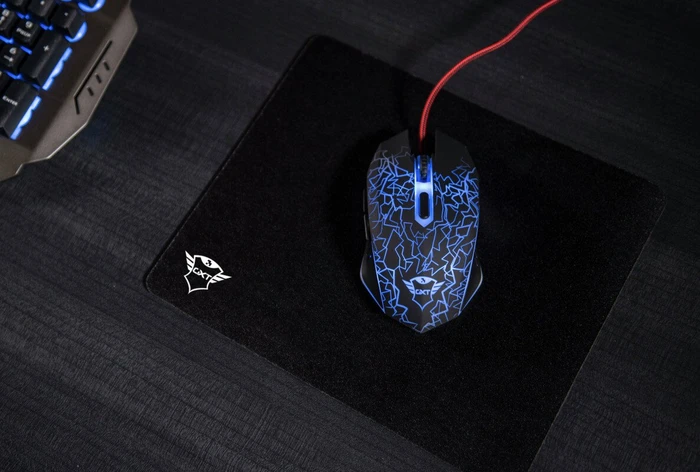 Trust Gaming GXT 783 Izza Gaming Mouse + Mousepad, schwarz, USB